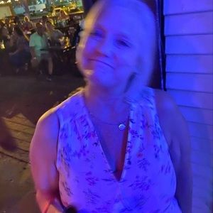 Meet your Posher, Suzanne